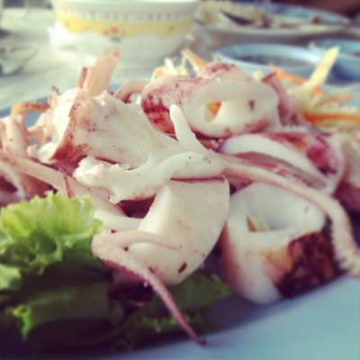 หมึกย่าง ที่ ร้านอาหาร ปรีชา ซีฟู้ด หมึกย่าง ที่ ร้านอาหาร ปรีชา ซีฟู้ด