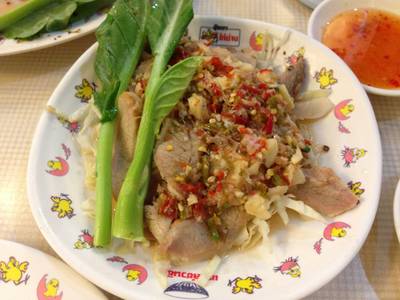 หมูมะนาว ที่ ร้านอาหาร นิตยาไก่ย่าง ปิ่นเกล้า