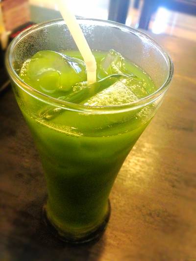 ชาเขียวสีเข้ม ที่ ร้านอาหาร Sendai Ramen Mokori สีลม