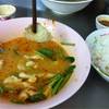 ต้มยำปลา ข้าวสวย ที่ ร้านอาหาร ข้าวต้มปลาชลบุรี