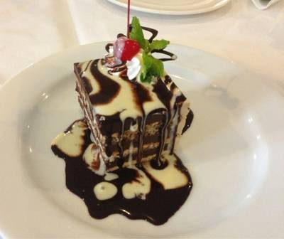 โอเปร่าเค้ก ที่ ร้านอาหาร Anna & Charlie's Cafe