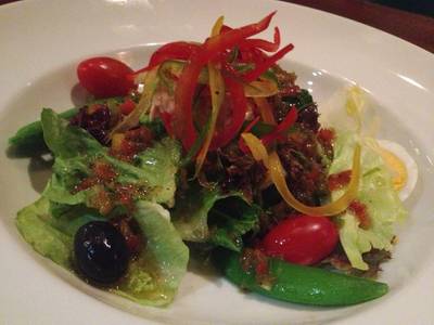 Tuna Salads ที่ ร้านอาหาร Flann O'Brien's