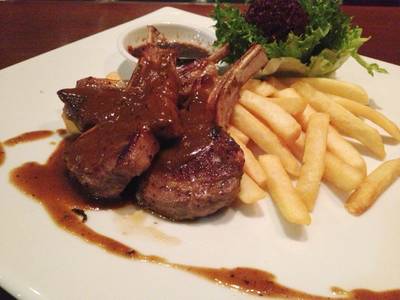 New Sealand Lamps Chop  ที่ ร้านอาหาร Flann O'Brien's
