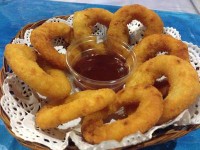 หอมทอด ที่ ร้านอาหาร ลันตา พิซซ่าเตาถ่าน