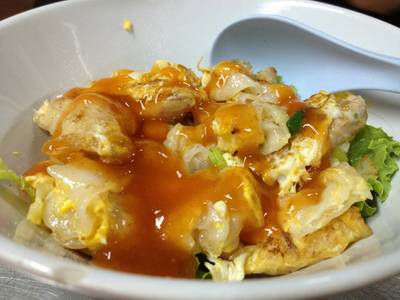 ก๋วยเตี๋ยวคั่วไก่ ที่ ร้านอาหาร เอลวิส สุกี้ (ฮะเซ่งฮวด) ซอยยศเส