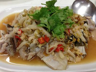 หัวปลานึ่งบ๊วย ที่ ร้านอาหาร ตั้งใจอยู่ เยาวราช