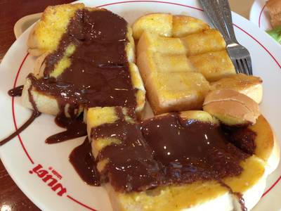ร้านอาหาร มนต์นมสด ถนนดินสอ