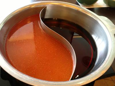 ซุปเผ็ด(จืด) ซุปสุกี้(หวาน) ที่ ร้านอาหาร MoMo Paradise Terminal 21
