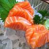 ซาเซมิปลาแซลมอน ที่ ร้านอาหาร FUMi Japanese Cuisine Promenade