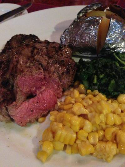 Medium Rare ที่ ร้านอาหาร Neil's Tavern Restaurant (Steak House) ร่วมฤดี Medium Rare ที่ ร้านอาหาร Neil's Tavern Restaurant (Steak House) ร่วมฤดี