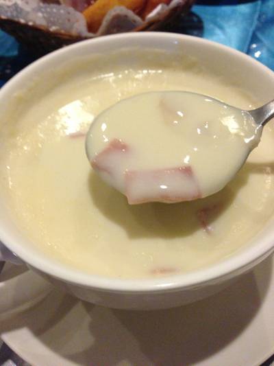 ซุปแฮม ที่ ร้านอาหาร ลันตา พิซซ่าเตาถ่าน