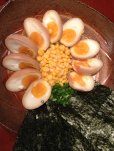 ไข่ต้มชุดใหญ่ หลายคนทาน ที่ ร้านอาหาร Bankara Ramen