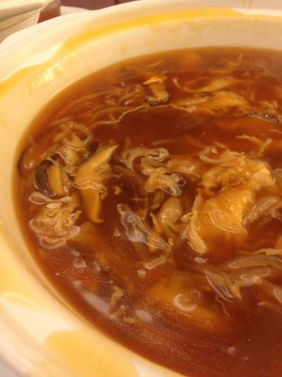 Smooth As Silk Shark's Fin Soup ที่ ร้านอาหาร Ah Yat Abalone Forum Restaurant