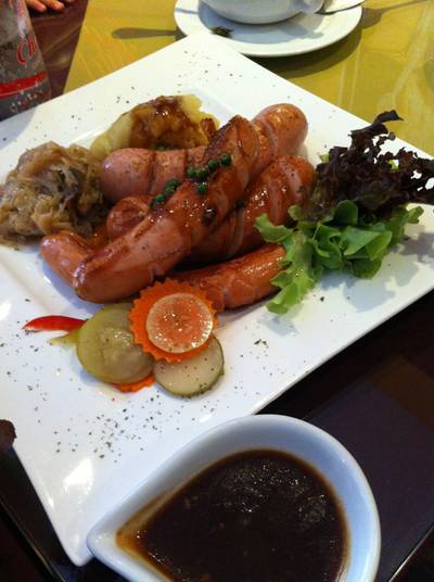 Mixed Sauages  ที่ ร้านอาหาร Alles gute