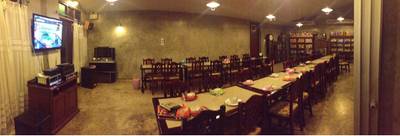 ห้องจัดเลี้ยงรองรับได้ 30-50คนครับ ที่ ร้านอาหาร ร้านอาหารจานเปล