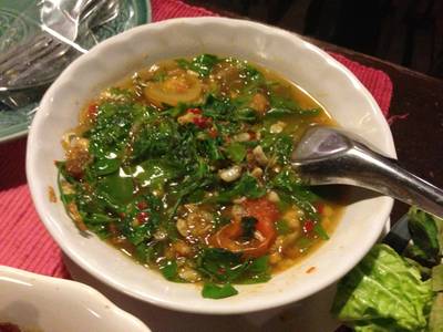 แกงผักหวานๆข่มดแดง ที่ ร้านอาหาร บ้านไร่ยามเย็น แกงผักหวานๆข่มดแดง ที่ ร้านอาหาร บ้านไร่ยามเย็น