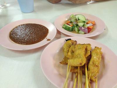 ชุดละ 30 บาท ที่ ร้านอาหาร ข้าวซอยเสมอใจ