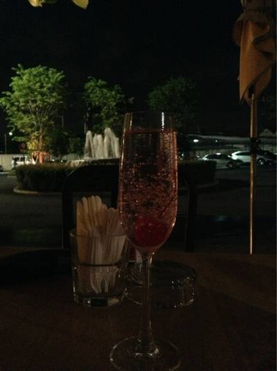 Lonely ที่ ร้านอาหาร Mellow Crystal Park