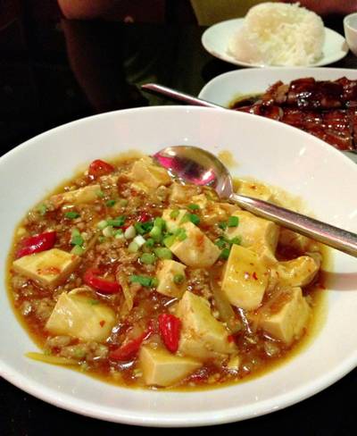เต้าหู้เสฉวน แอบเค็มต้องคลุกกับข้าวสวยถึงจะพอดีอร่อยเหอะ ที่ ร้านอาหาร Four Seasons Chinese Restaurant Siam Paragon เต้าหู้เสฉวน แอบเค็มต้องคลุกกับข้าวสวยถึงจะพอดีอร่อยเหอะ ที่ ร้านอาหาร Four Seasons Chinese Restaurant Siam Paragon