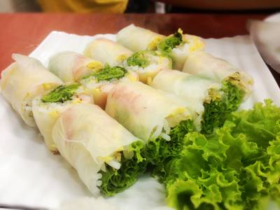 ปอเปี้ยะสดกุ้ง ที่ ร้านอาหาร หนองคาย เสนา (ป้าสุ) ถนนพหลโยธิน