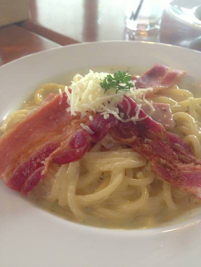 คาโบนาร่าอันโด่งดัง ครีมเข้มข้นมาก  ที่ ร้านอาหาร Sweet Sin