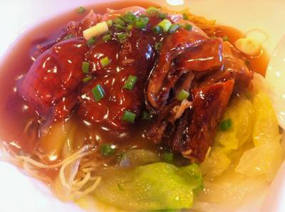 บะหมี่หน้า 2 อย่าง เป็นบะหมี่แห้งนะคะ ที่ ร้านอาหาร Four Seasons Mega Bangna