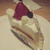 Strawberry Shot Cake ที่ ร้านอาหาร Patisserie Mori Osaka RCA