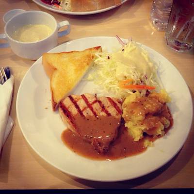 สเต็กหมูพริกไทยดำ ที่ ร้านอาหาร Eat Am Are