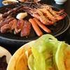 ชอบทานสลัดกับเนื้อย่างจะได้ไม่เลี่ยน ^^ ที่ ร้านอาหาร KUMA YAKINIKU