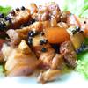 หมูฮ้อง เนื้อขาวไม่มาก เนื้อแดงน่าทานมาก ไม่ใส่สีจนเกินไป ที่ ร้านอาหาร ร้านต้นพร้าว กู้กู ภูเก็ต