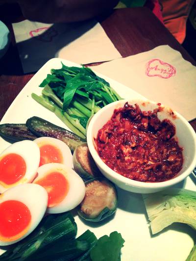 น้ำพริกน้ำท่วม ที่ ร้านอาหาร Anya's Place Salaya
