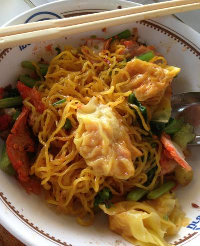 บะหมี่เกี๊ยว หมูแดง ที่ ร้านอาหาร บุเรงนองบะหมี่เกี๊ยวกุ้ง