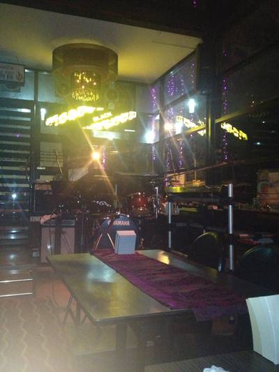 ร้านอาหาร Easy Corner Pub & Restaurant