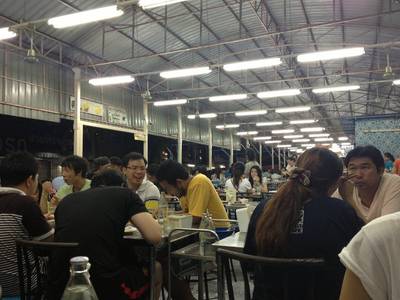 ร้านอาหาร ซ้งเป็ดพะโล้ สี่แยกวังหิน