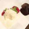 Lava เยิ้ม ที่ ร้านอาหาร Kitchen & More than I can say