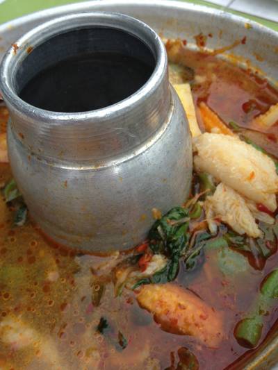 แกงป่าปลสเห็ดโคนร้อนๆ ที่ ร้านอาหาร อภิชาติซีฟู้ด