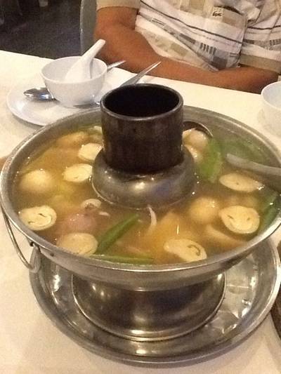 ต้มยำปลาหมึกของเด็กไม่พริก ที่ ร้านอาหาร กุ้งเต้น ราชพฤกษ์ ต้มยำปลาหมึกของเด็กไม่พริก ที่ ร้านอาหาร กุ้งเต้น ราชพฤกษ์