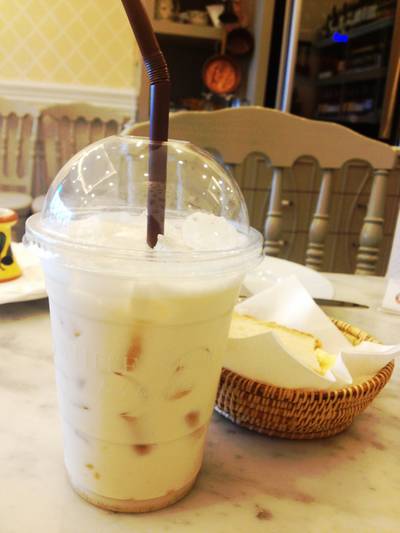 Iced Horlick Milk ที่ ร้านอาหาร White Story The Walk