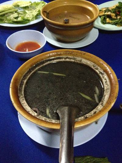 หมึกน้ำดำ อร่อยมาก แซ่บคะ ที่ ร้านอาหาร หมอมูดง หมึกน้ำดำ อร่อยมาก แซ่บคะ ที่ ร้านอาหาร หมอมูดง