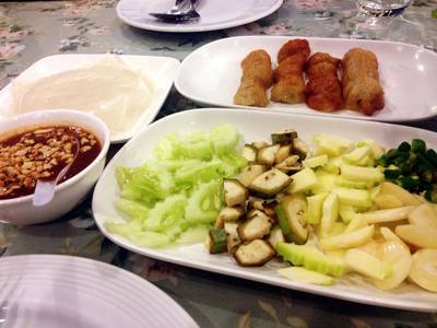 แหนมเนืองชุดเล็ก ที่ ร้านอาหาร VT แหนมเนือง