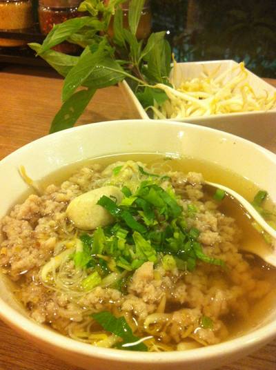 เส้นหมี่หมู ที่ ร้านอาหาร เล่นเส้น K-Village