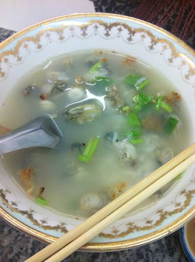 ข้าวต้มหอยนางรม ที่ ร้านอาหาร ฮ้อข้าวต้มปลา (กิมโป้)