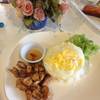 ข้าวไก่เทอริยากิ ไข่ดาว ที่ ร้านอาหาร ZON de'Coffee