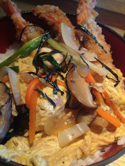 ข้าวหน้ากุ้งเทมปุระ ที่ ร้านอาหาร Moom Muum Park Terminal 21