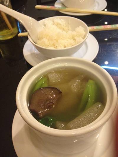 เฉยๆจืดมาก ที่ ร้านอาหาร จิน หม่าน โหลว