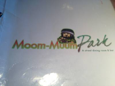 เมนูใหญ่ ที่ ร้านอาหาร Moom Muum Park Terminal 21