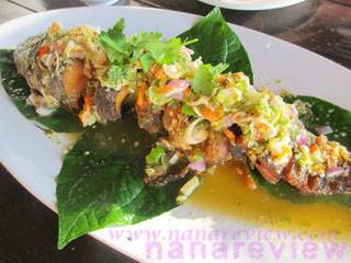 ปลาช่อนตกสวนพริก ที่ ร้านอาหาร บ้านระเบียงน้ำ