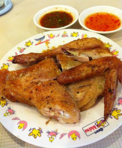 ไก่บ้านย่าง ที่ ร้านอาหาร นิตยาไก่ย่าง ปิ่นเกล้า