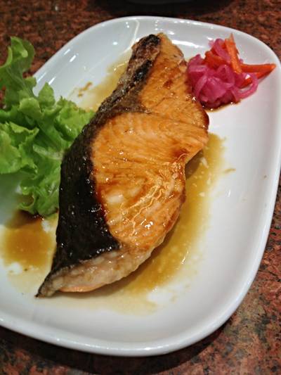 แซลมอนย่างซีอิ้ว ที่ ร้านอาหาร Zen The Mall บางแค