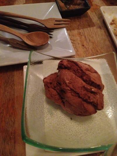 ไอศกรีม เข้มข้นมากๆ ที่ ร้านอาหาร ปลาดิบ